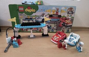 Lego Duplo town 10947 pretekárske autá 

