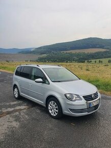 Volkswagen Touran 1.9 TDi 2010 NAVI