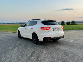 Maserati Levante SQ4 GranSport / V6 / 430 hp / biela - 1