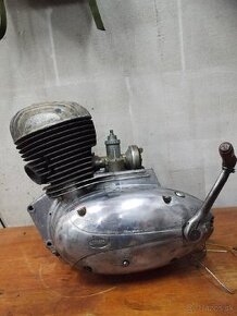 Motor jawa 250/559