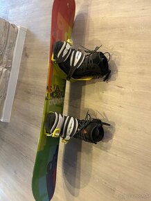 predam komplet snowboard s viazanim a topankami