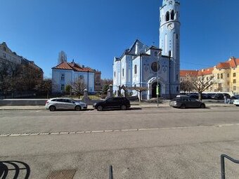 BEZ PROVÍZIE- 3 izbový dizajnový byt pri Modrom kostolíku v - 1