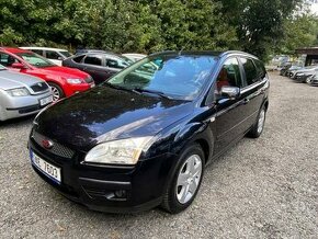 Ford Focus Combi 1.6i tažné klimatizace tempomat 2007