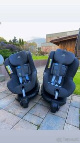 Britax Römer Dualfix 2 R 2022 Storm Grey