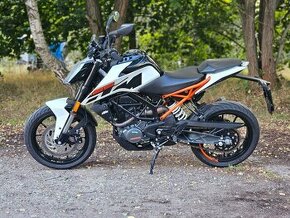 KTM 125 Duke r.v. 2017