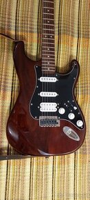 Squier Classic Vibe '70s Stratocaster HSS IL Walnut - 1