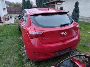 Rozpredam hyundai i30 1.6 81kw D4FB 2013