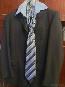 Pansky oblek s vestou, koselou a kravatou