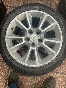 Opel zafira B astra H 225/45r17