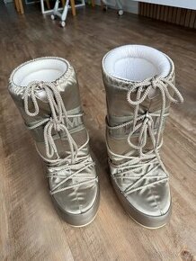 snehule moon boot