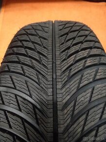 235/65 T 17 zimné MICHELIN.