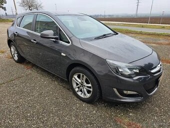 Predám zachovalý Opel Astra 1,4 Turbo benzím-6 rýchlostný