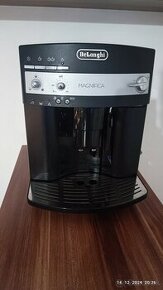 Kávovar DeLonghi ESAM 3000.B