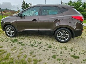 Hyundai ix35; 2.0 benzin 4x4 manuál