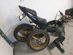 Suzuki GSXR 750 K4 - K5