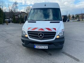 Prenájom Skriňovej a Plachtovej dodávky Mercedes Sprinter