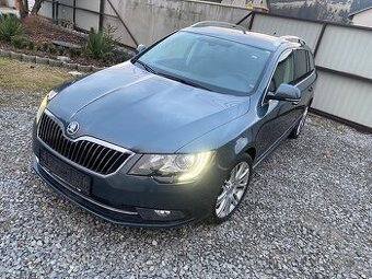 Škoda Superb Combi 4x4 DSG Webasto,Bi-Xenon