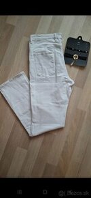 Biele džínsy ESMARA