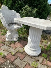 Betónový stôl a stolička