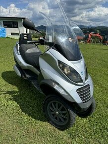 Piaggio mp3 250