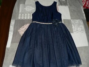 dievčenské tmavomodré saténové šaty 5-6 rokov - 1