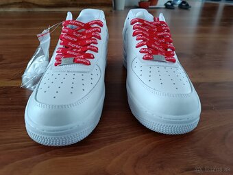 NIKE AIR FORCE 1 SUPREME