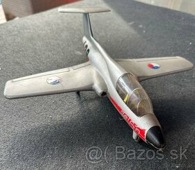 Retro - staré hračky Letadlo L29 delfín - 1