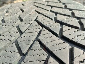 Predam 2ks pneu 215/55/r17  zimne  98V   Bridgestone - 1