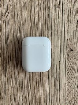 Krabička (nabíjačka) od Apple AirPods 2. generácie