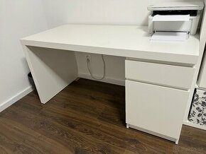 Predám písací stôl MALM (IKEA) - 1