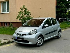 Toyota Aygo 1.0 benzín, klimatizácia, málo km