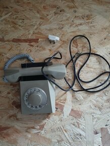 Telefon TESLA - 1