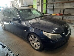 Rozpredam BMW E61 530D 160kw farba oriental blau.