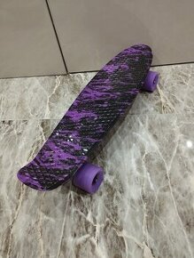 Pennyboard-čierno fialový