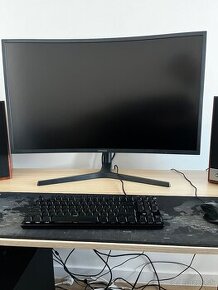 Monitor Samsung C32HG70