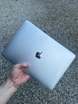 MacBook Pro 13” A1708 baterie 69 Cyklů - 1