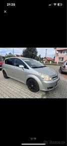 Toyota corolla verso 2.0 7 mestne