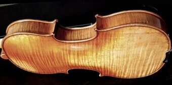 husle 4/4 model Stradivari ( gold-orange oil) - 1