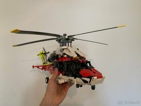 ZNIZENA CENA  Lego Technic Záchranársky vrtuľník Airbus