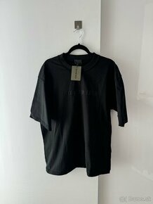 Balenciaga reverse black tee