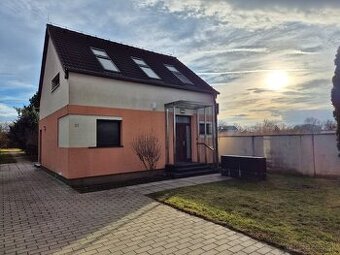 4–IZB.RD,POZEMOK 1200m²,PARKOVANIE,BRATISLAVSKÁ,NOVÁ DEDINKA