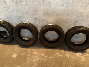 215/70R16 Zimné