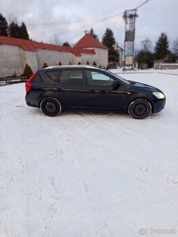 Predám Kia ceed combi platinum 1.6 CRDi automat rv2009