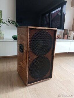 Handmade basgitarový reprobox 2x12