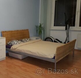 Predam manzelsku postel z IKEA (160x200)