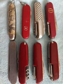 Rôzne staré vreckové nože