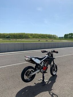 Husqvarna SMR 450 supermoto 2010