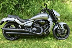 Suzuki Intruder Boss VZR M 1800 R - kupeny na SK - 11 600 km