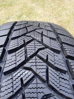 215/60 r16 zimné pneu.8 mm  DOT.4523 - 1