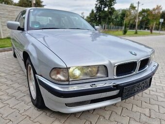 BMW 730i E38 V8